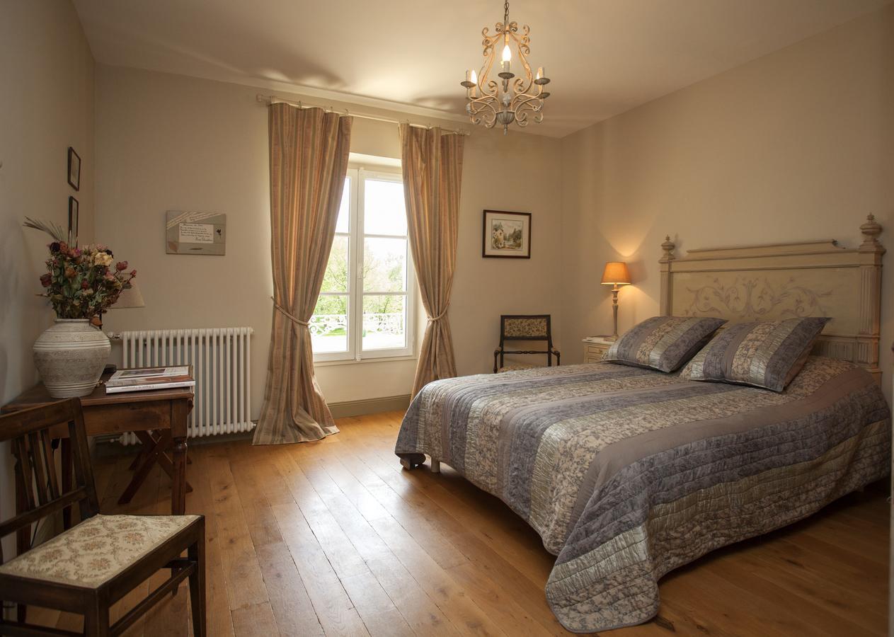 Maison D'Hotes De Charme Les Bruhasses Condom Rum bild